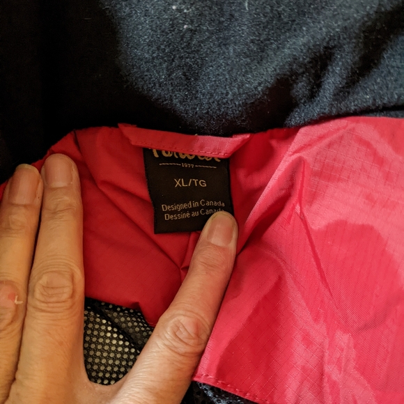 Red rain coat - Picture 3 of 4